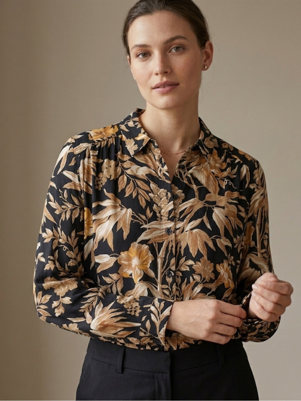 H&M Black Floral Button-Up Blouse – Size 4 | Cottagecore | Chic - Picture 1 of 9
